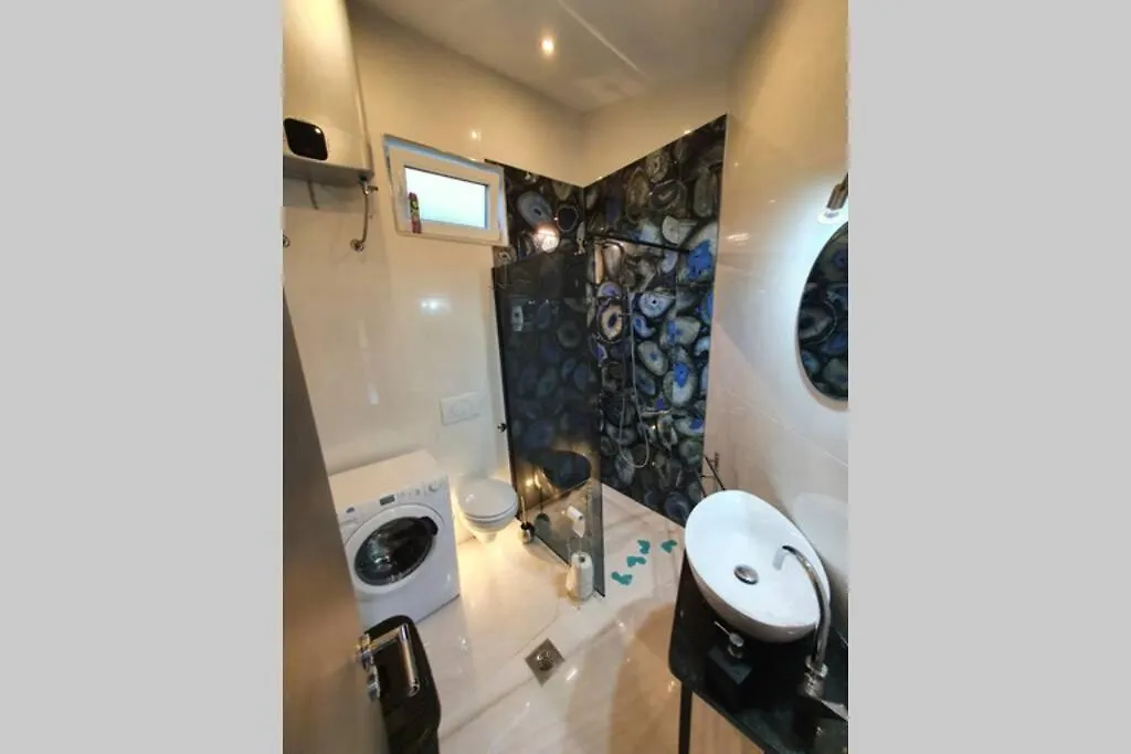 Ferienhaus Villa Beautiful House With Large Terrace And Jacuzzi Bakarac